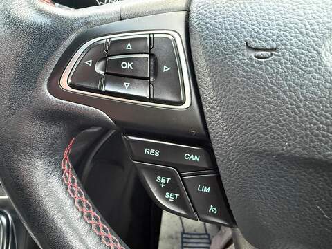 Ford Kuga 1.5 TDCi ST-Line SUV 5dr Diesel Powershift Euro 6 (s/s) (120 ps) - U79790