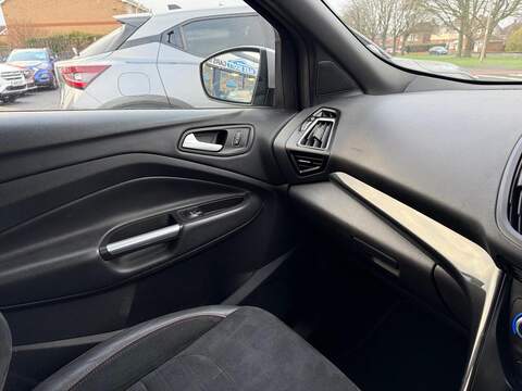 Ford Kuga 1.5 TDCi ST-Line SUV 5dr Diesel Powershift Euro 6 (s/s) (120 ps) - U79790