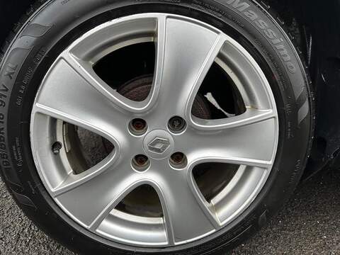 Renault Clio 1.2 16V Dynamique MediaNav Hatchback 5dr Petrol Manual Euro 5 (75 ps) - U79794