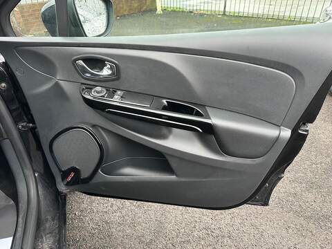 Renault Clio 1.2 16V Dynamique MediaNav Hatchback 5dr Petrol Manual Euro 5 (75 ps) - U79794