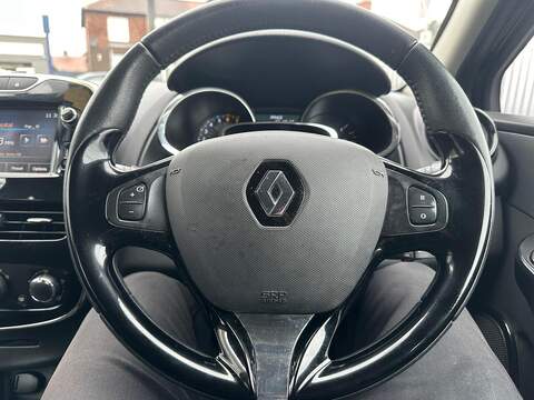 Renault Clio 1.2 16V Dynamique MediaNav Hatchback 5dr Petrol Manual Euro 5 (75 ps) - U79794