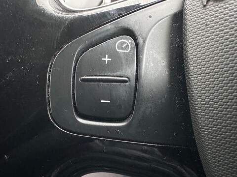 Renault Clio 1.2 16V Dynamique MediaNav Hatchback 5dr Petrol Manual Euro 5 (75 ps) - U79794