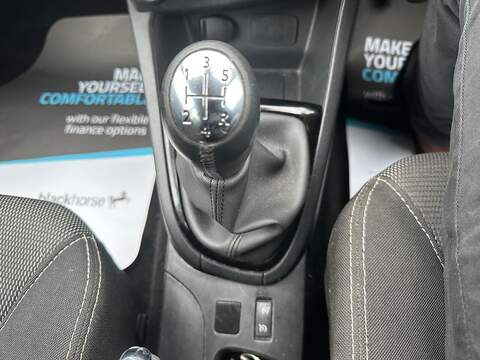 Renault Clio 1.2 16V Dynamique MediaNav Hatchback 5dr Petrol Manual Euro 5 (75 ps) - U79794