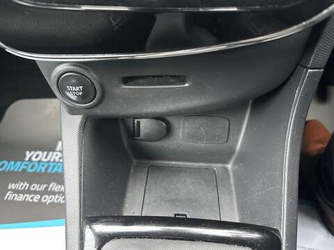 Renault Clio 1.2 16V Dynamique MediaNav Hatchback 5dr Petrol Manual Euro 5 (75 ps) - U79794