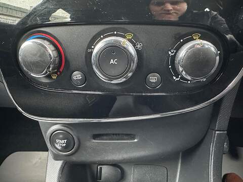 Renault Clio 1.2 16V Dynamique MediaNav Hatchback 5dr Petrol Manual Euro 5 (75 ps) - U79794