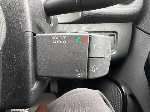 Renault Clio 1.2 16V Dynamique MediaNav Hatchback 5dr Petrol Manual Euro 5 (75 ps) - U79794