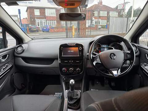 Renault Clio 1.2 16V Dynamique MediaNav Hatchback 5dr Petrol Manual Euro 5 (75 ps) - U79794