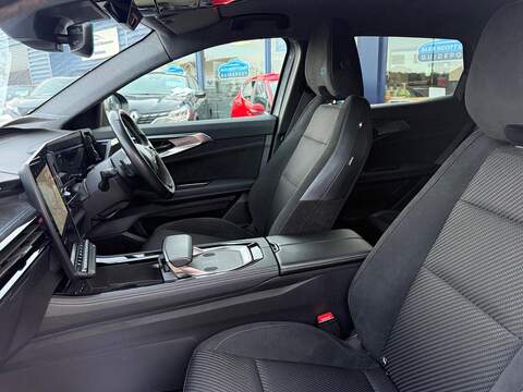Renault Austral 1.2 E-TECH techno esprit Alpine Auto Euro 6 (s/s) 5dr - U79799