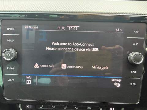 Volkswagen Passat 1.5 TSI EVO R-Line DSG Euro 6 (s/s) 4dr - U79802