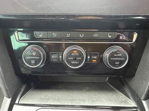 Volkswagen Passat 1.5 TSI EVO R-Line DSG Euro 6 (s/s) 4dr - U79802