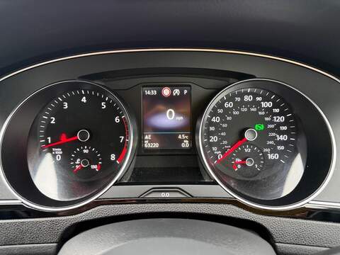 Volkswagen Passat 1.5 TSI EVO R-Line DSG Euro 6 (s/s) 4dr - U79802