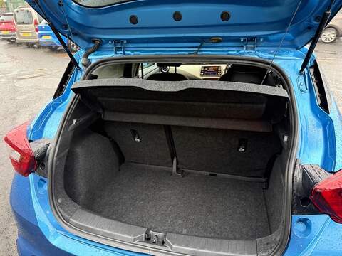 Nissan Micra 0.9 IG-T Tekna Hatchback 5dr Petrol Manual Euro 6 (s/s) (90 ps) - U79804