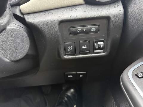 Nissan Micra 0.9 IG-T Tekna Hatchback 5dr Petrol Manual Euro 6 (s/s) (90 ps) - U79804