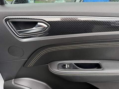 Renault Arkana Arkana 1.6 E-TECH E-Tech engineered Auto 2WD Euro  SUV 1.6 Automatic Petrol Hybrid - U79809