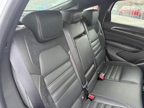 Renault Arkana Arkana 1.6 E-TECH E-Tech engineered Auto 2WD Euro  SUV 1.6 Automatic Petrol Hybrid - U79809