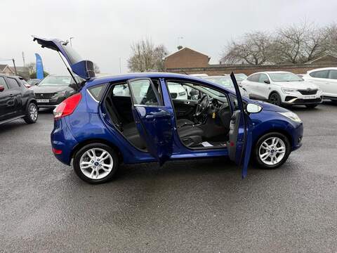 Ford Fiesta 1.25 Zetec Hatchback 5dr Petrol Manual Euro 6 (82 ps) - U79819