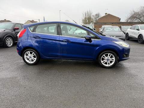 Ford Fiesta 1.25 Zetec Hatchback 5dr Petrol Manual Euro 6 (82 ps) - U79819