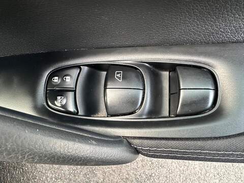 Nissan Qashqai 1.5 dCi Acenta 2WD Euro 6 (s/s) 5dr - U79827