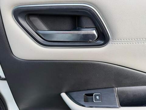 Nissan Qashqai 1.3 DIG-T MHEV Tekna XTRON Euro 6 (s/s) 5dr - U79829