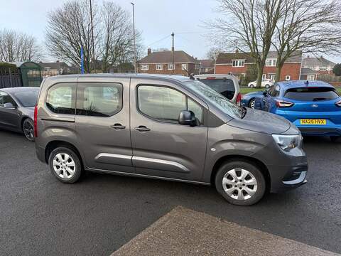 Vauxhall Combo Life 1.5 Turbo D BlueInjection Energy Euro 6 (s/s) 5dr - U79830