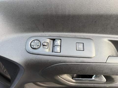 Vauxhall Combo Life 1.5 Turbo D BlueInjection Energy Euro 6 (s/s) 5dr - U79830