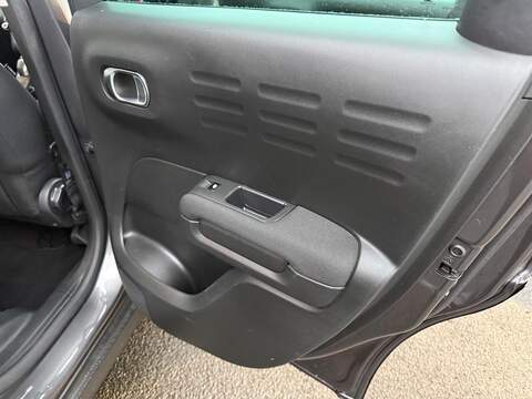 Citroen C3 Aircross 1.2 PureTech Shine Plus EAT6 Euro 6 (s/s) 5dr - U79834