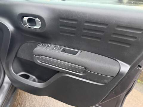 Citroen C3 Aircross 1.2 PureTech Shine Plus EAT6 Euro 6 (s/s) 5dr - U79834