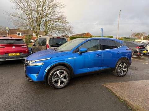 Nissan Qashqai 1.3 DIG-T MHEV N-Connecta Euro 6 (s/s) 5dr - U79835