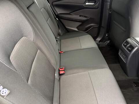 Nissan Qashqai 1.3 DIG-T MHEV N-Connecta Euro 6 (s/s) 5dr - U79835