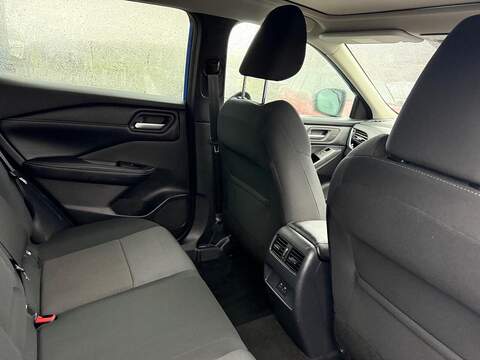 Nissan Qashqai 1.3 DIG-T MHEV N-Connecta Euro 6 (s/s) 5dr - U79835