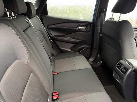 Nissan Qashqai 1.3 DIG-T MHEV N-Connecta Euro 6 (s/s) 5dr - U79835