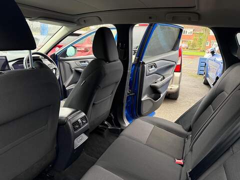 Nissan Qashqai 1.3 DIG-T MHEV N-Connecta Euro 6 (s/s) 5dr - U79835