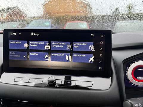 Nissan Qashqai 1.3 DIG-T MHEV N-Connecta Euro 6 (s/s) 5dr - U79835