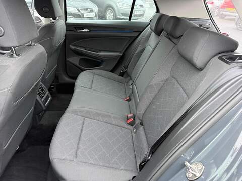 Volkswagen Golf 1.5 eTSI MHEV Life DSG Euro 6 (s/s) 5dr - U79838