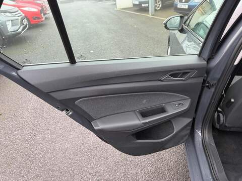 Volkswagen Golf 1.5 eTSI MHEV Life DSG Euro 6 (s/s) 5dr - U79838