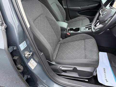 Volkswagen Golf 1.5 eTSI MHEV Life DSG Euro 6 (s/s) 5dr - U79838