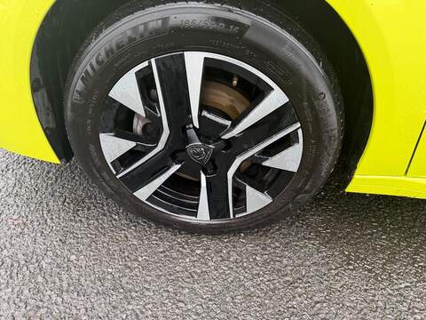 Peugeot 208 1.2 PureTech Allure Euro 6 (s/s) 5dr - U79839