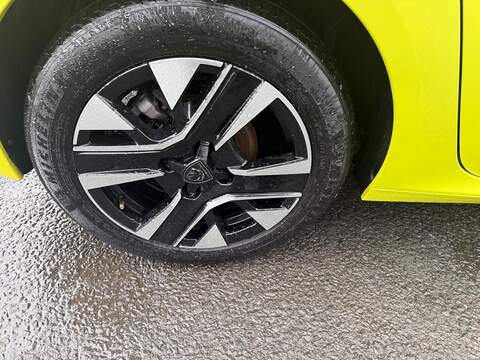 Peugeot 208 1.2 PureTech Allure Euro 6 (s/s) 5dr - U79839