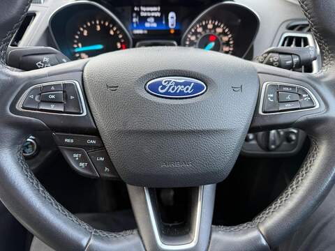 Ford Kuga TDCi EcoBlue Titanium Edition SUV 1.5 Manual Diesel - U79841