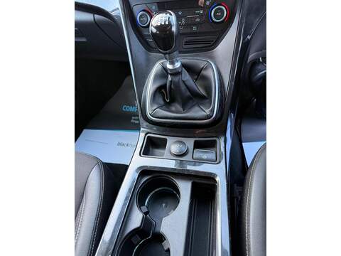 Ford Kuga TDCi EcoBlue Titanium Edition SUV 1.5 Manual Diesel - U79841