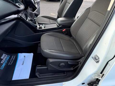 Ford Kuga TDCi EcoBlue Titanium Edition SUV 1.5 Manual Diesel - U79841