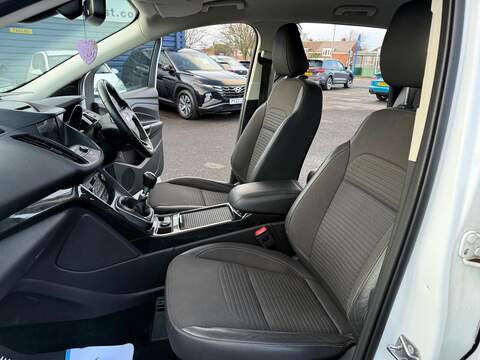 Ford Kuga TDCi EcoBlue Titanium Edition SUV 1.5 Manual Diesel - U79841