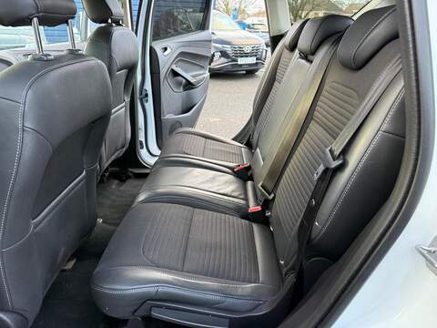 Ford Kuga TDCi EcoBlue Titanium Edition SUV 1.5 Manual Diesel - U79841