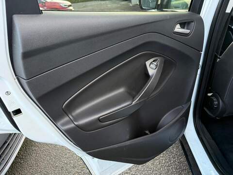 Ford Kuga TDCi EcoBlue Titanium Edition SUV 1.5 Manual Diesel - U79841