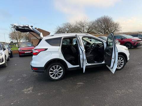 Ford Kuga TDCi EcoBlue Titanium Edition SUV 1.5 Manual Diesel - U79841