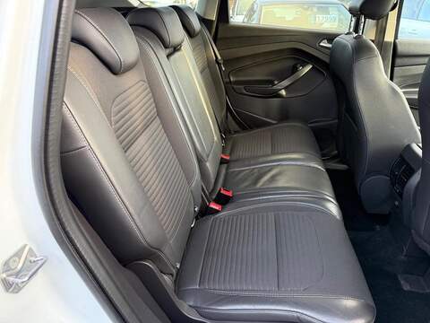 Ford Kuga TDCi EcoBlue Titanium Edition SUV 1.5 Manual Diesel - U79841