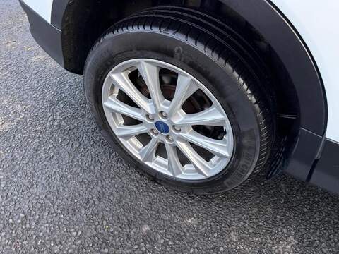 Ford Kuga TDCi EcoBlue Titanium Edition SUV 1.5 Manual Diesel - U79841