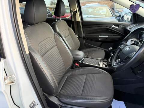 Ford Kuga TDCi EcoBlue Titanium Edition SUV 1.5 Manual Diesel - U79841