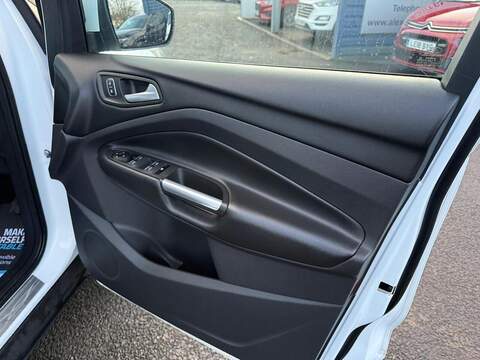 Ford Kuga TDCi EcoBlue Titanium Edition SUV 1.5 Manual Diesel - U79841