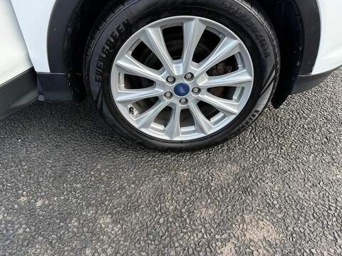 Ford Kuga TDCi EcoBlue Titanium Edition SUV 1.5 Manual Diesel - U79841